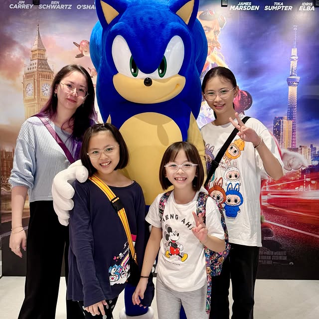 Post by mother0fdaughterss