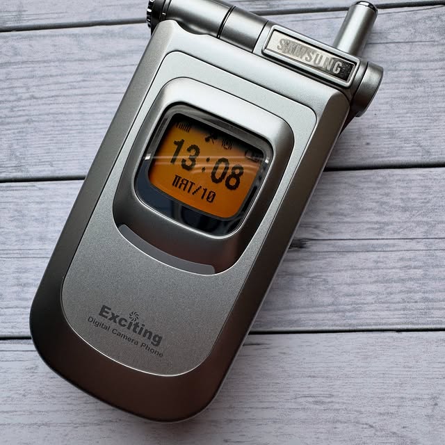 Post by retro_mobile_35