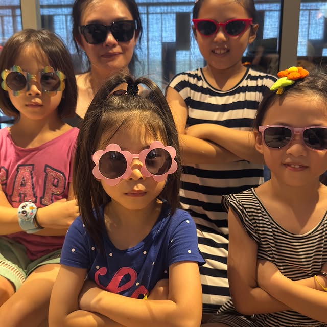 Post by mother0fdaughterss