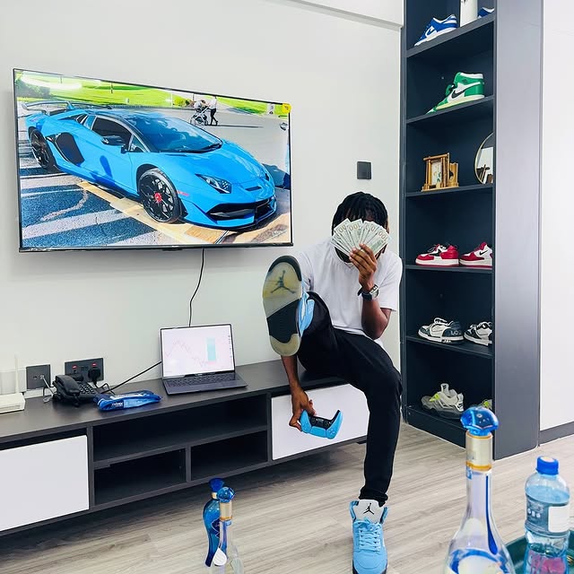 Post by yoboi__nasif