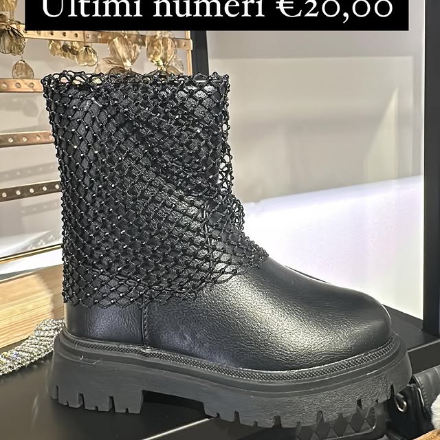 Post by caos_world_fashion_piu