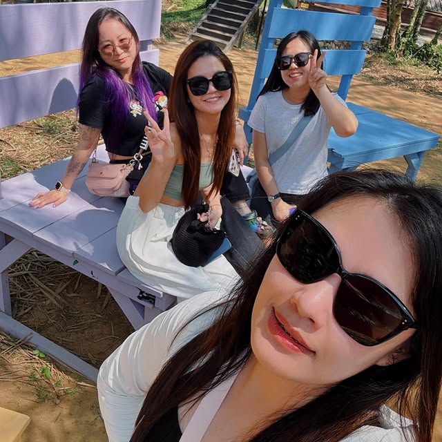 Post by mother0fdaughterss