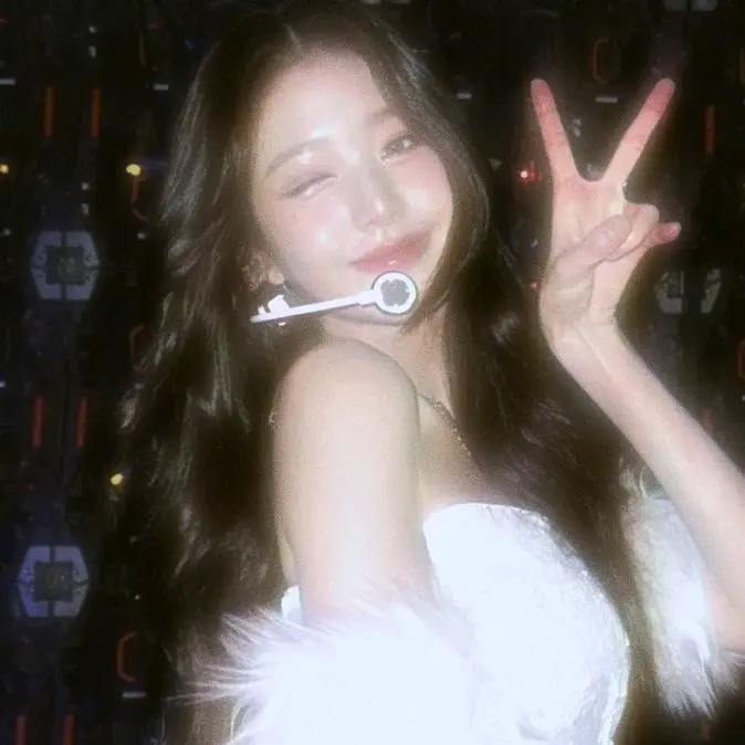 ⋆˚࿔ ɴᴀᴛᴀʟɪᴇ ᡣ𐭩˚⋆'s profile picture