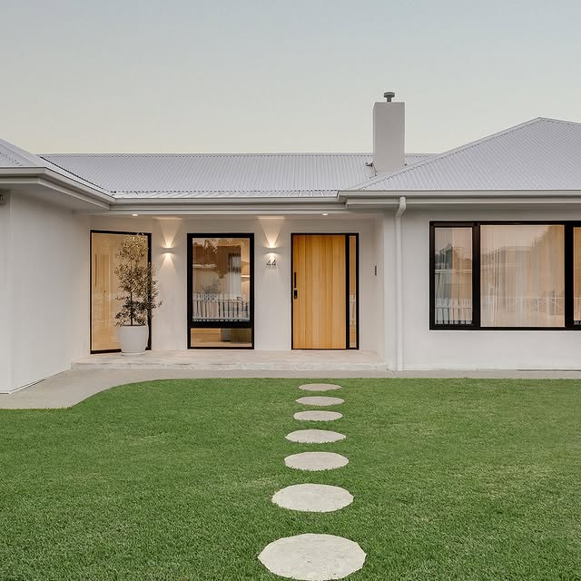 Post by raywhitehenleybeach