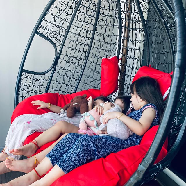 Post by mother0fdaughterss