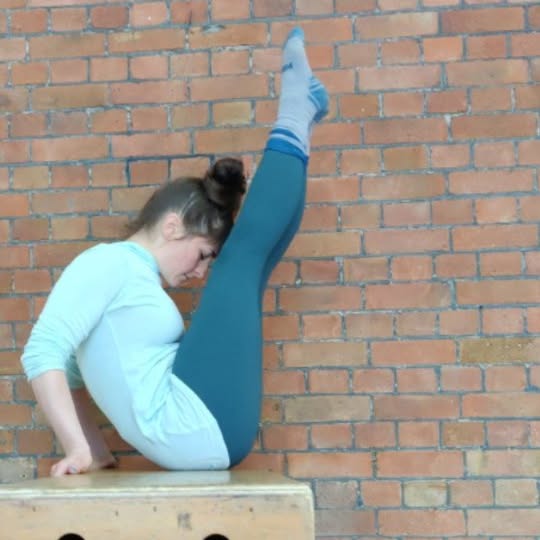 Post by natalie_reckert_handbalancing