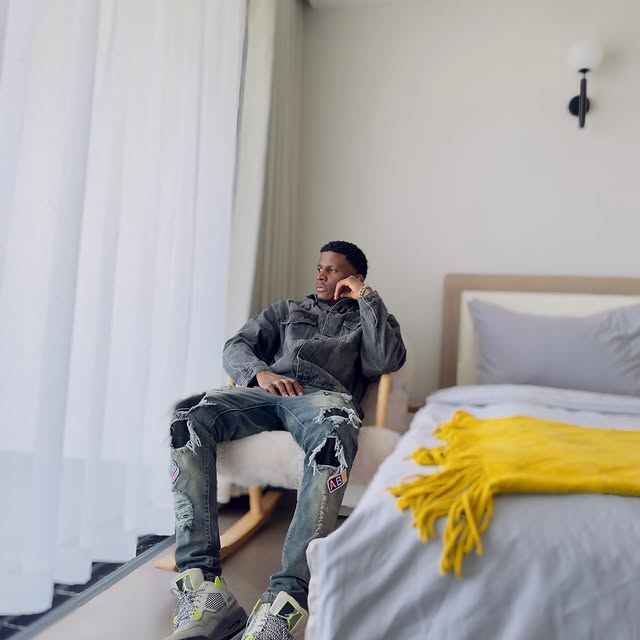 Post by yoboi__nasif