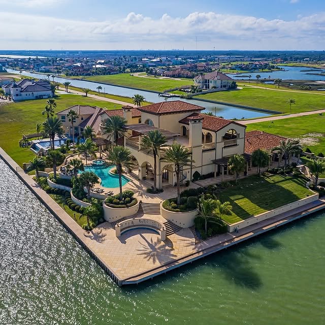 Post by luxury_desiign_