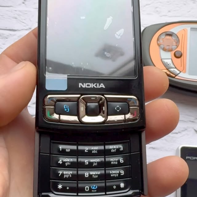 Post by retro_mobile_35