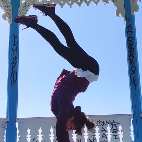 Post by natalie_reckert_handbalancing