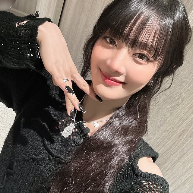 Post by official_g_i_dle