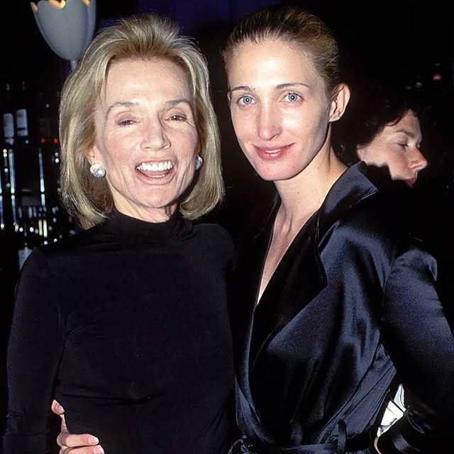 Post by carolyn__bessette