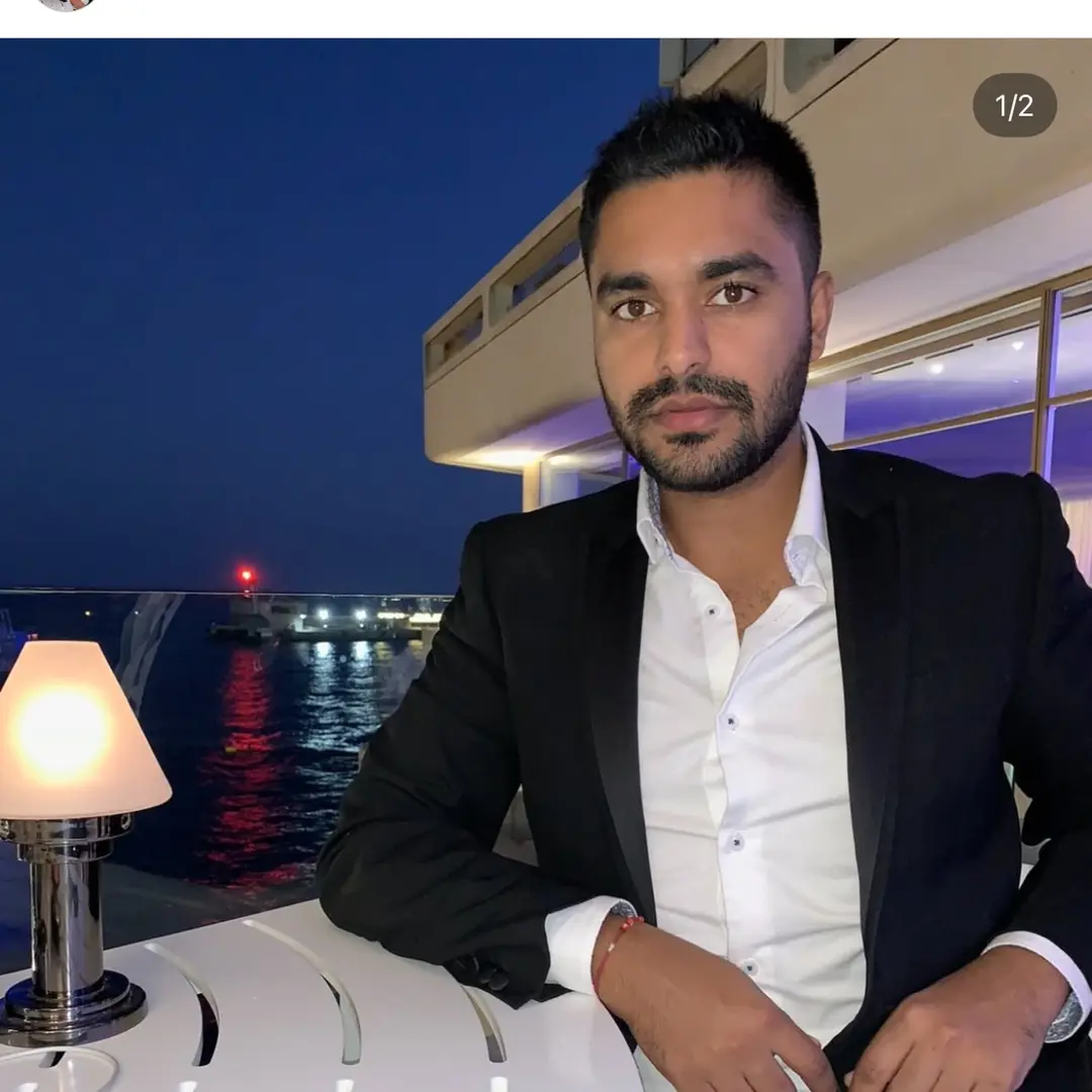 Asht_talks's profile picture