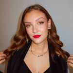 M O L L Y 🤍's profile picture