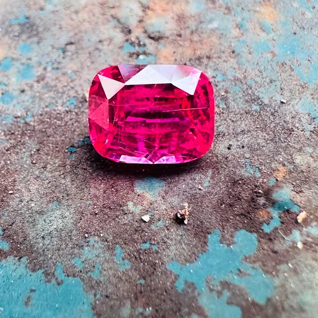 Post by ceyauragems_com