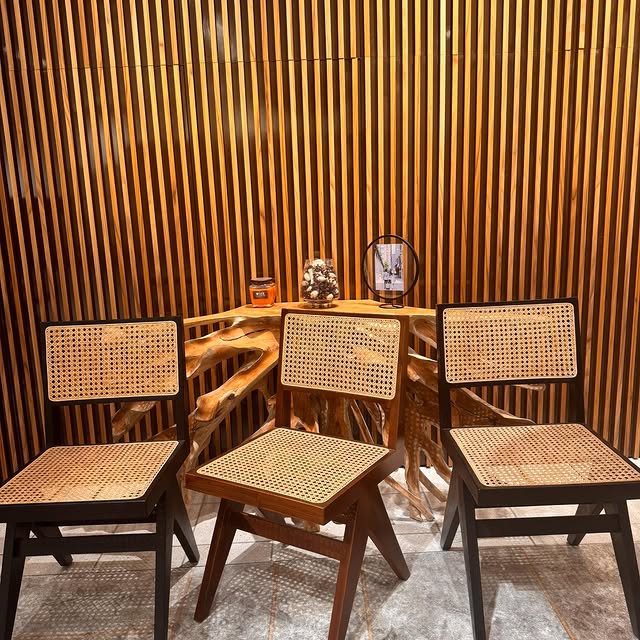Post by avrsfurnitures