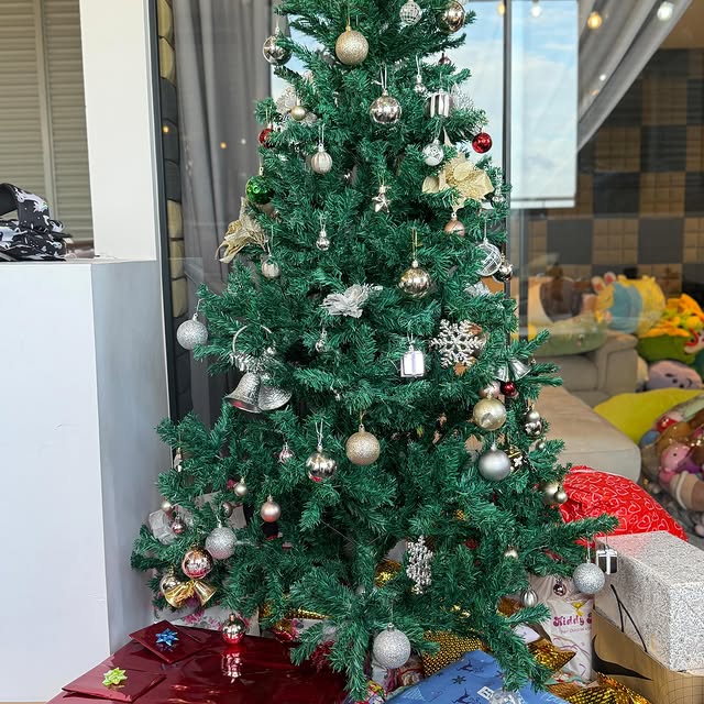 Post by mother0fdaughterss