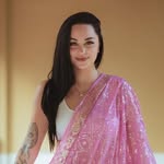 Nelli | White Indian Girl 🇮🇳's profile picture