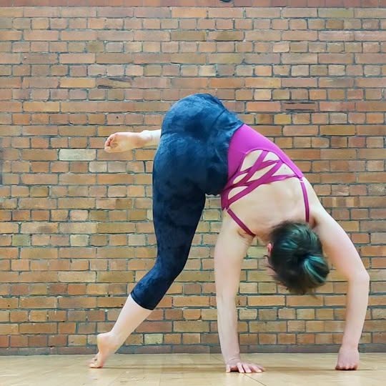 Post by natalie_reckert_handbalancing