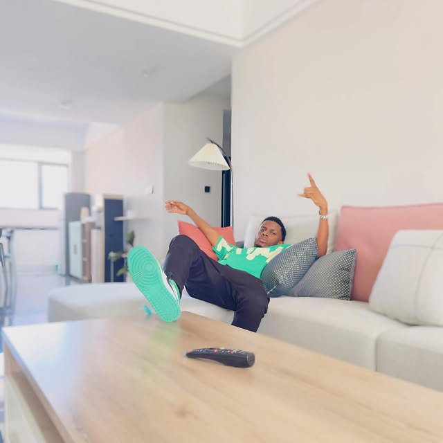 Post by yoboi__nasif